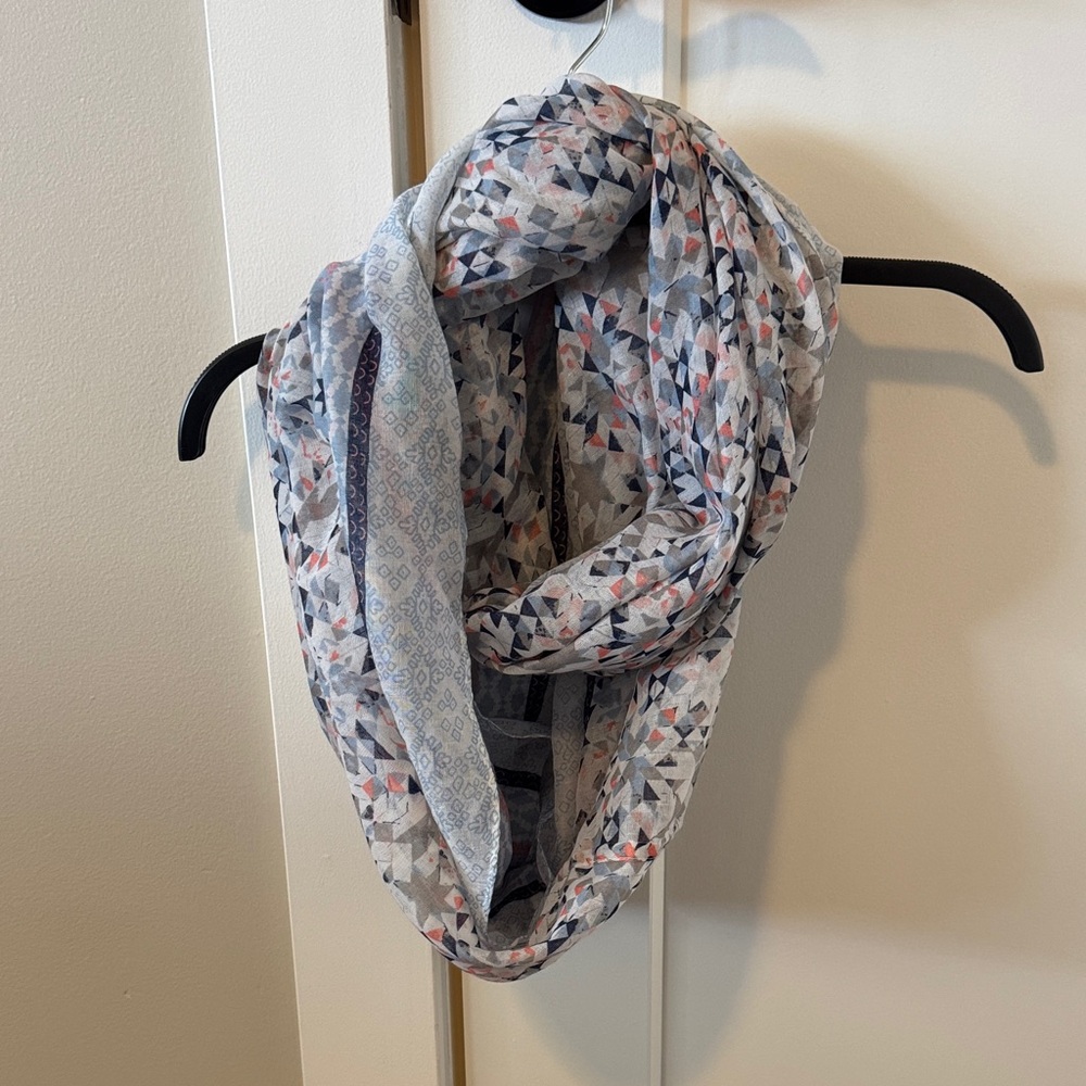 3/$15 Breezy infinity scarf